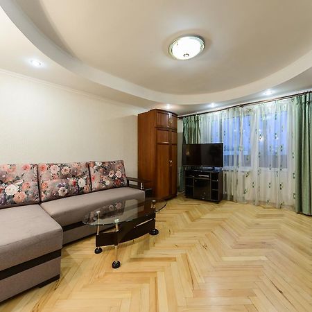 Apartment On Lesi Ukrainky Blvd Kyiv Exterior foto