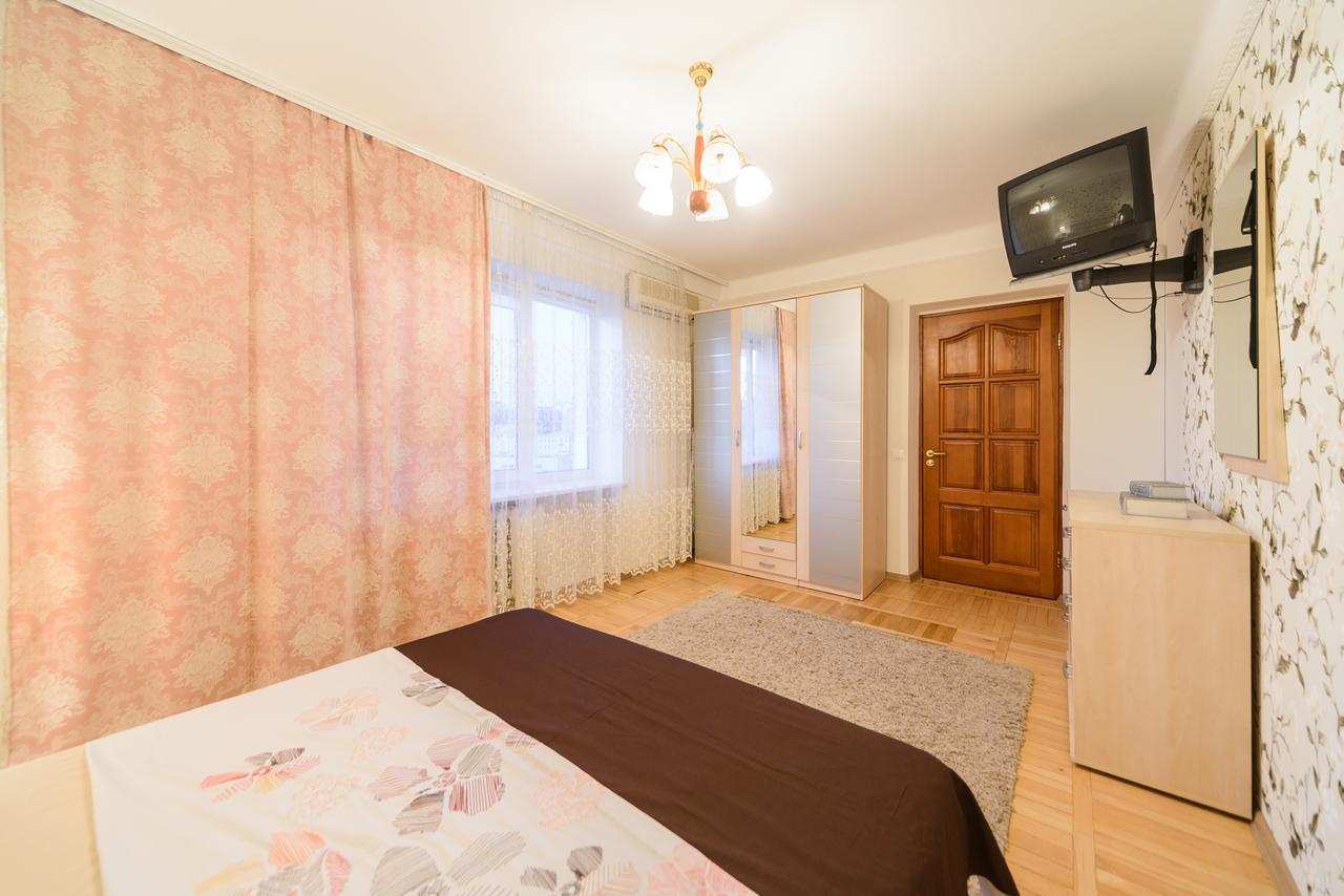 Apartment On Lesi Ukrainky Blvd Kyiv Exterior foto